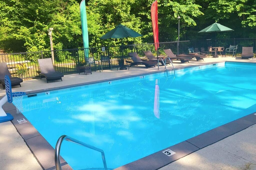 Luxe Retreat - June Sale! - Easy Drive - Xl Swim Spa - Award Winning! Sevierville Zewnętrze zdjęcie