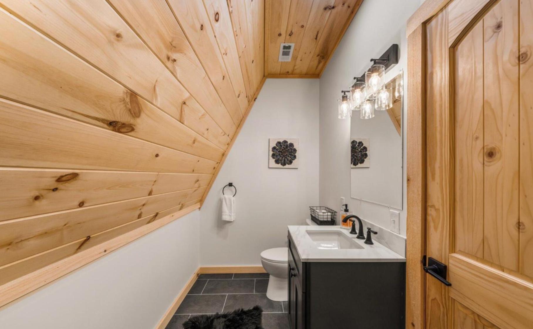 Luxe Retreat - June Sale! - Easy Drive - Xl Swim Spa - Award Winning! Sevierville Zewnętrze zdjęcie