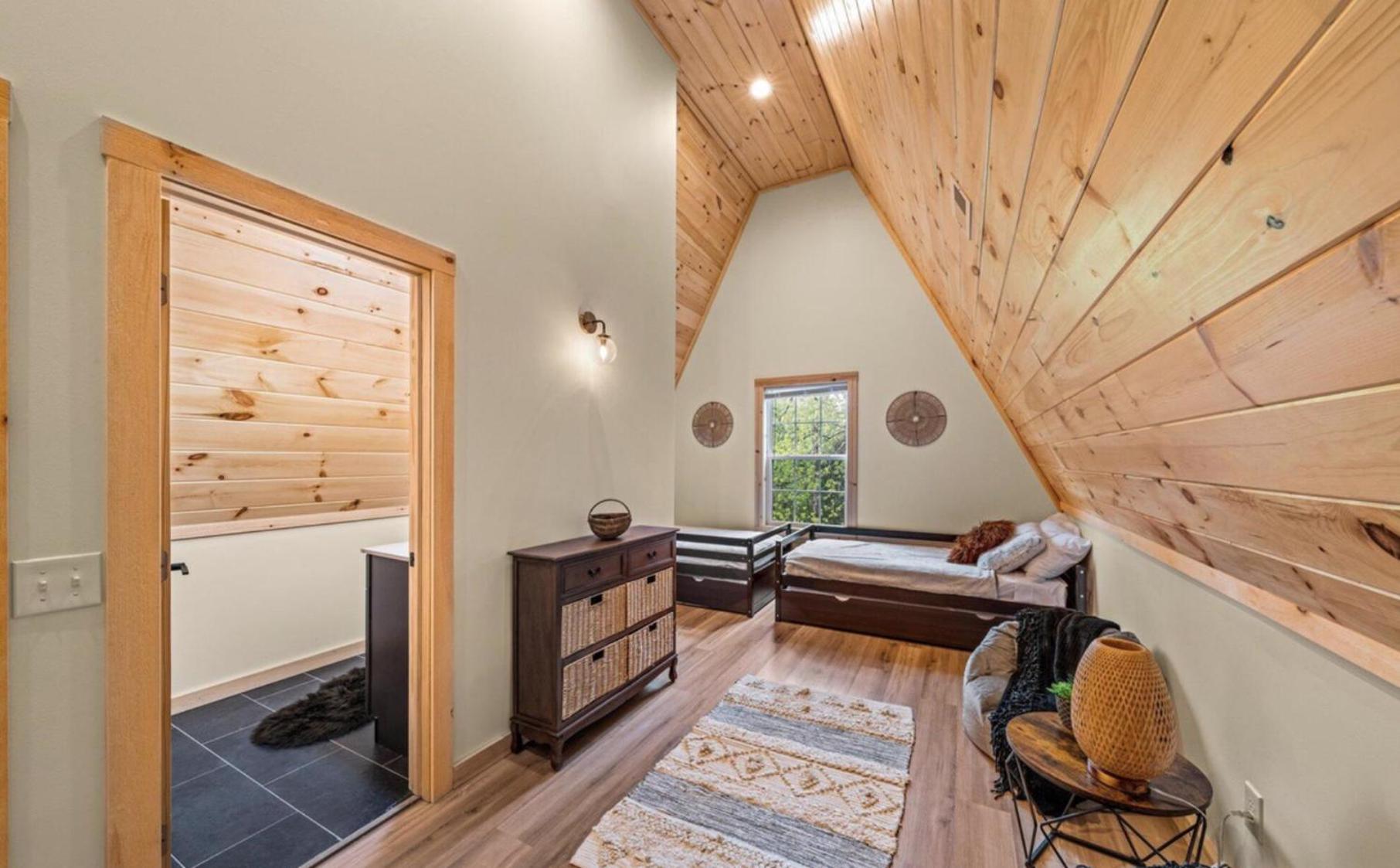 Luxe Retreat - June Sale! - Easy Drive - Xl Swim Spa - Award Winning! Sevierville Zewnętrze zdjęcie